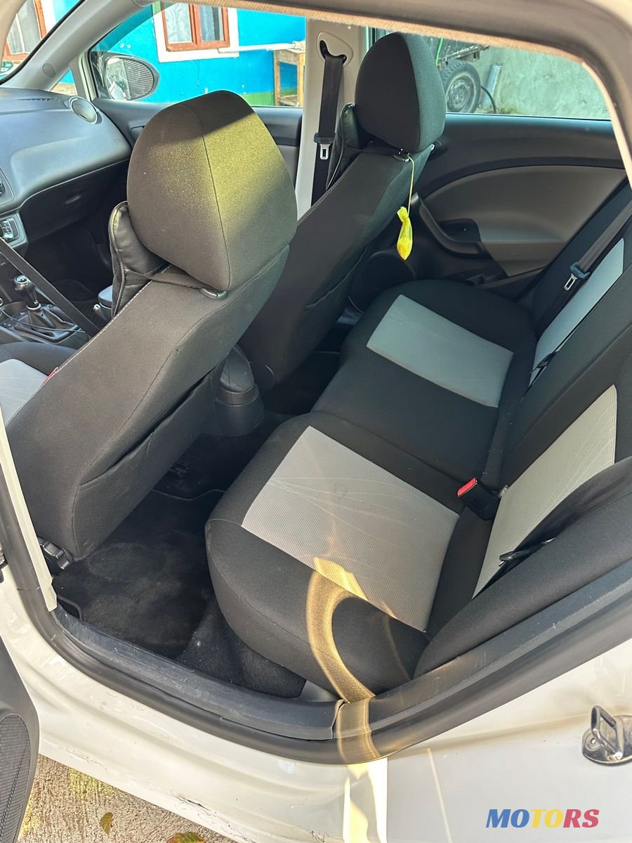 2012' SEAT Ibiza photo #3