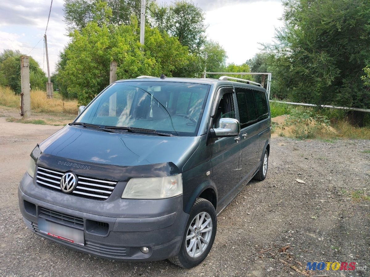 2005' Volkswagen Caravelle photo #1
