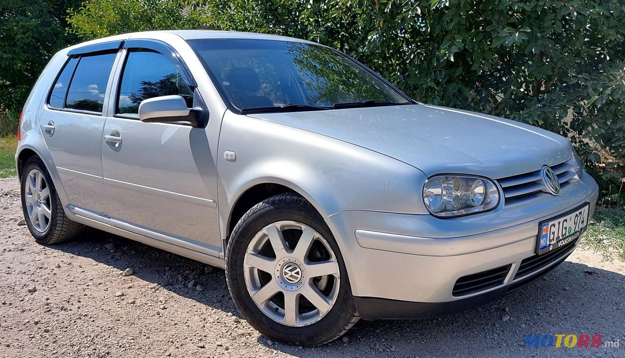 2001' Volkswagen Golf photo #3