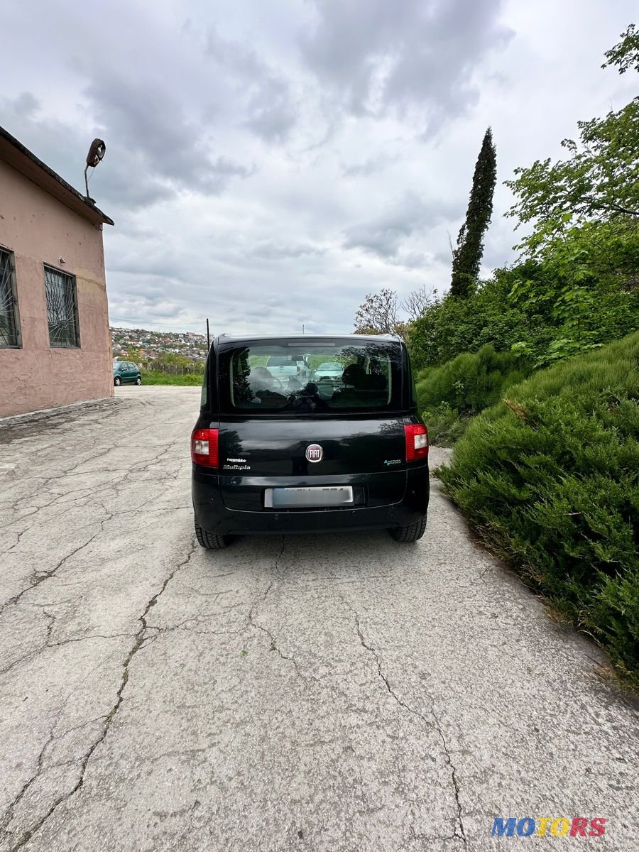 2010' Fiat Multipla photo #3