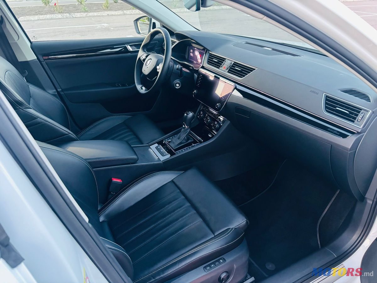 2021' Skoda Superb photo #6
