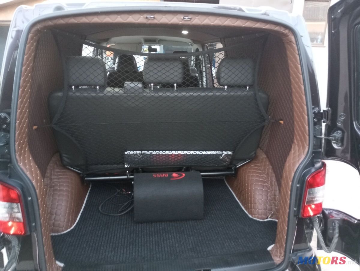 2014' Volkswagen Transporter photo #6