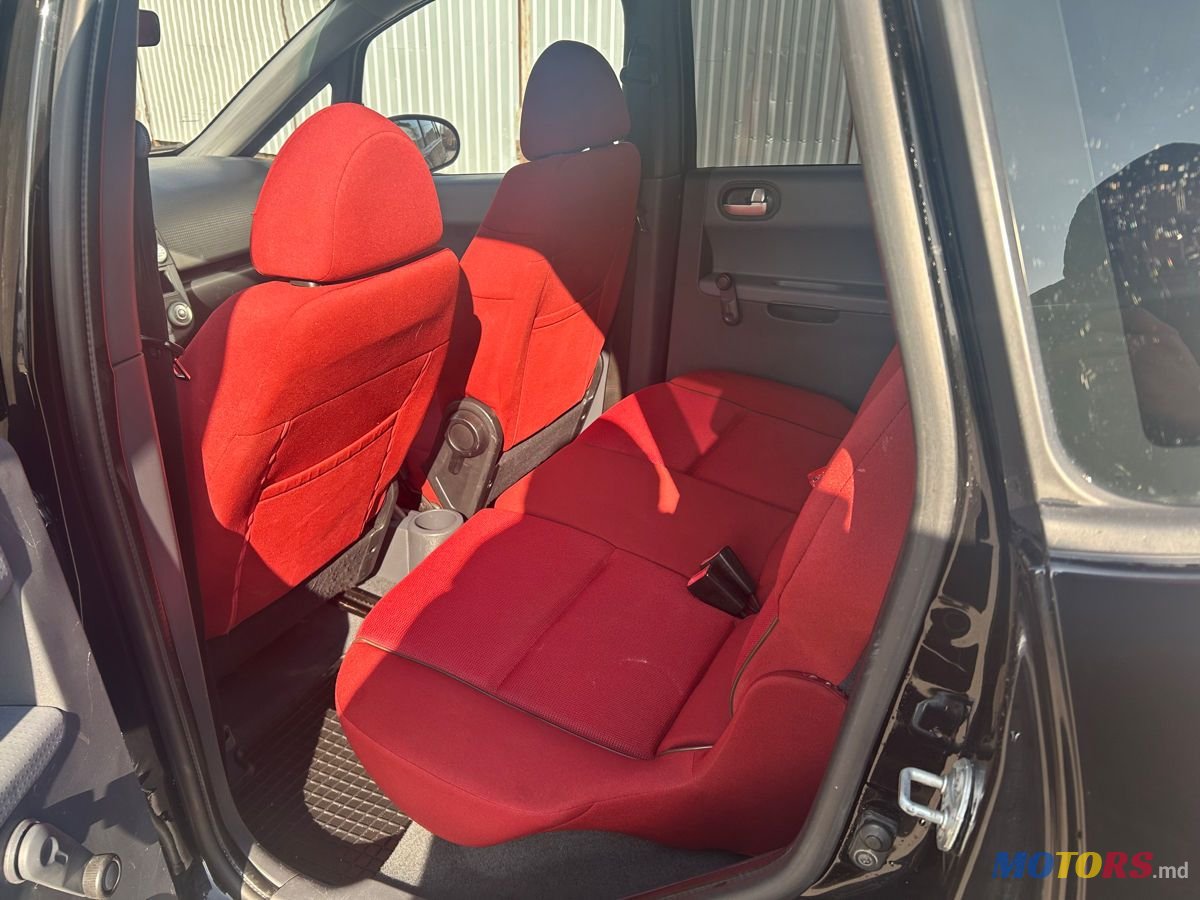 2007' Mitsubishi Colt photo #6