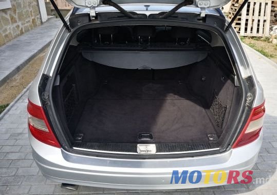 2009' Mercedes-Benz C-Class photo #3