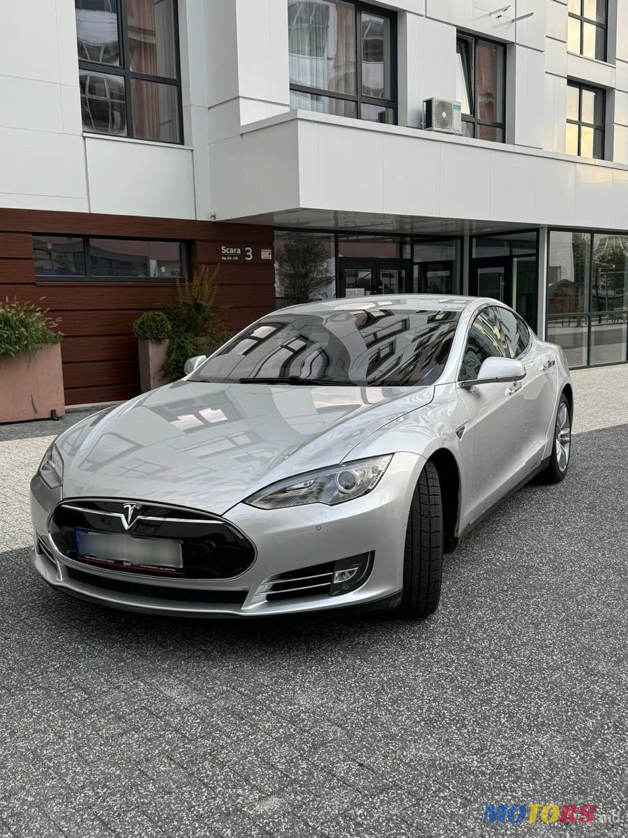 2015' Tesla Model S photo #1