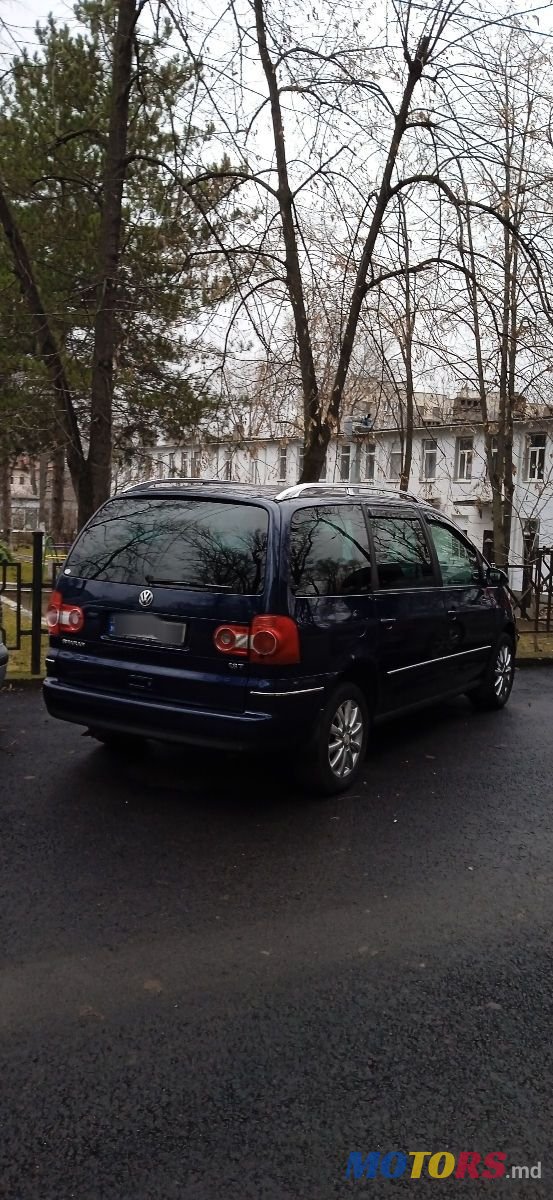 2005' Volkswagen Sharan photo #2