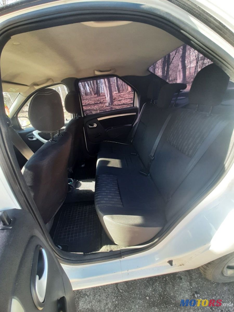 2011' Dacia Logan photo #6