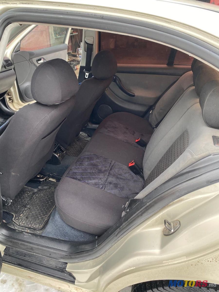 2005' SEAT Toledo photo #4