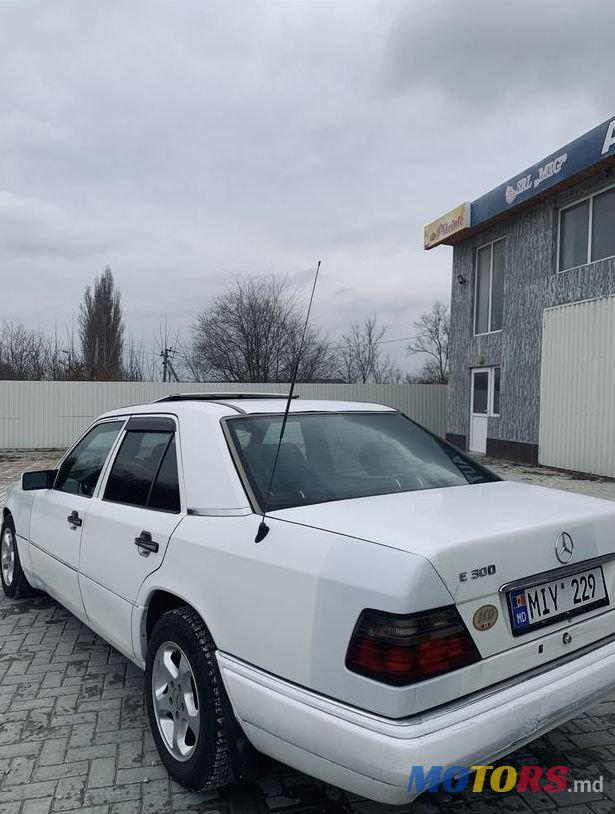 1994' Mercedes-Benz W124 photo #3