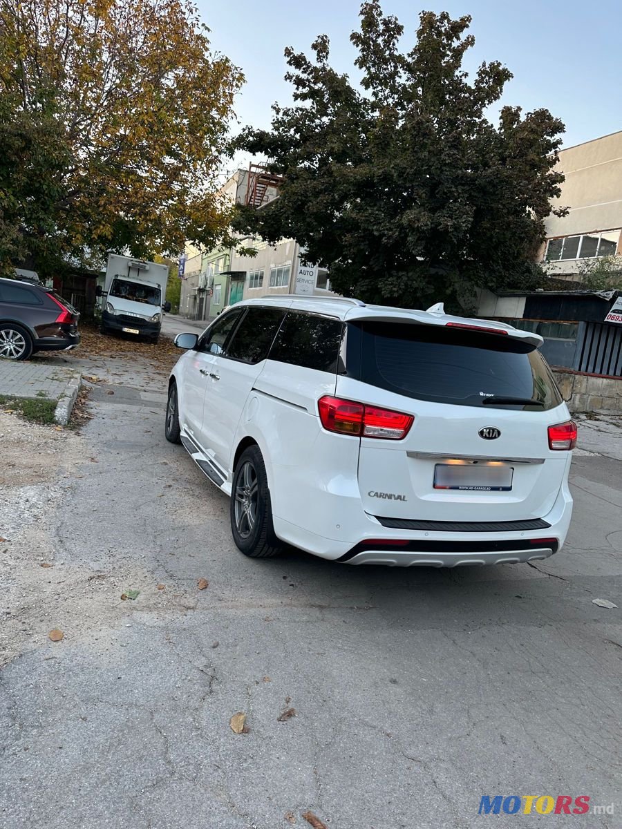 2016' Kia Carnival photo #3