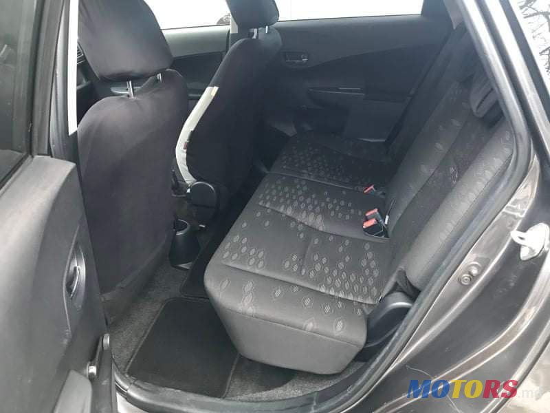 2013' Subaru Trezia photo #3