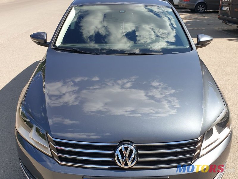 2013' Volkswagen Passat photo #1