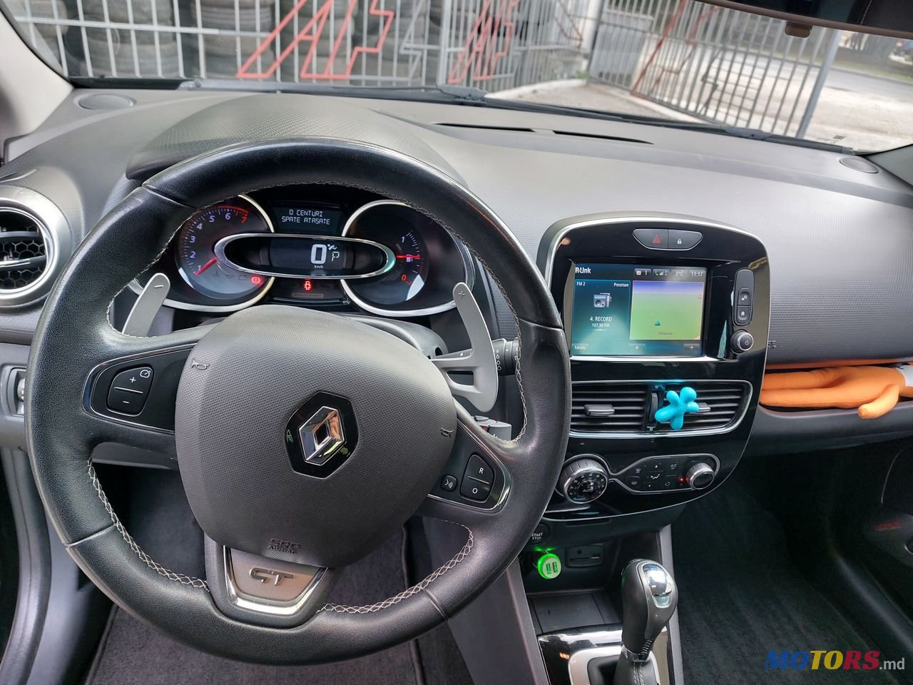 2013' Renault Clio photo #3