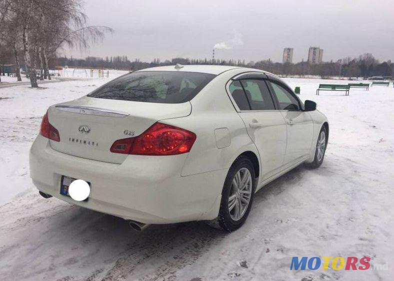 2011' Infiniti G photo #2