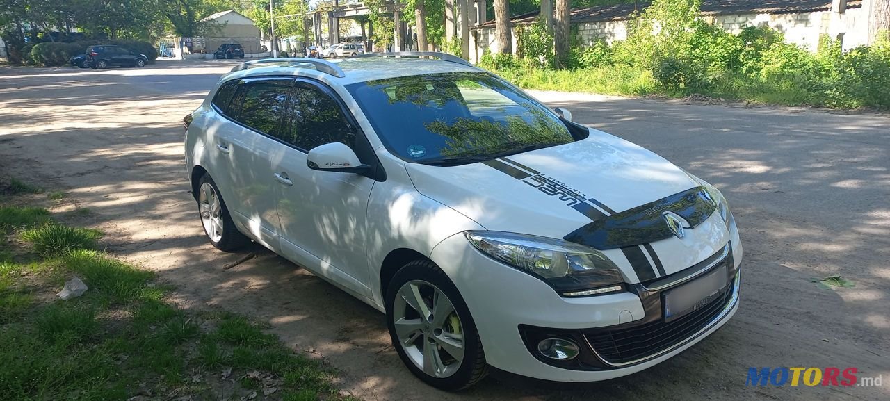 2012' Renault Megane photo #2
