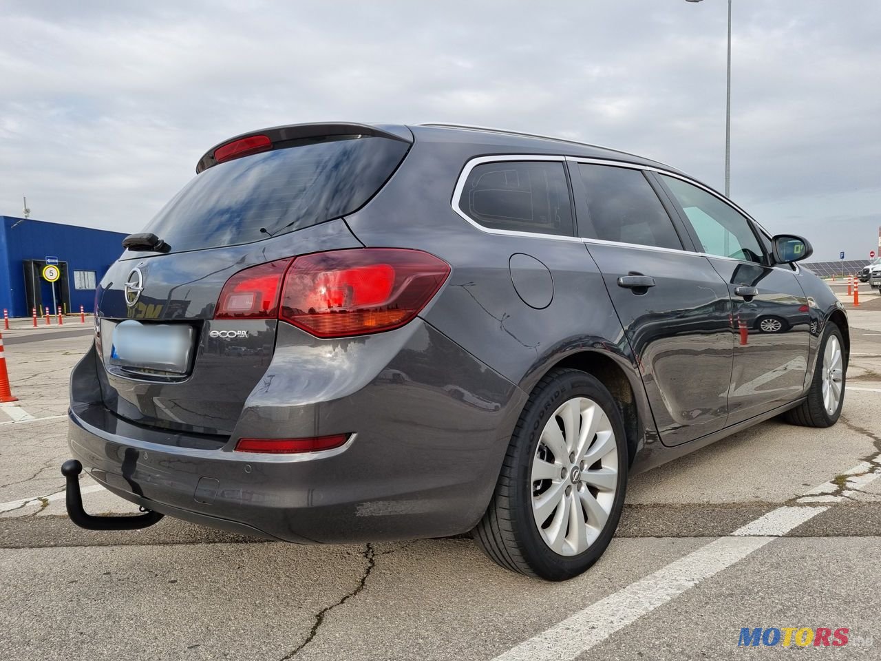 2011' Opel Astra photo #5