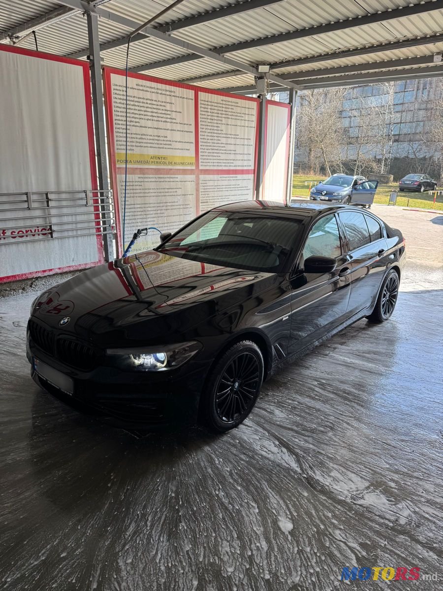 2017' BMW 5 Series photo #1