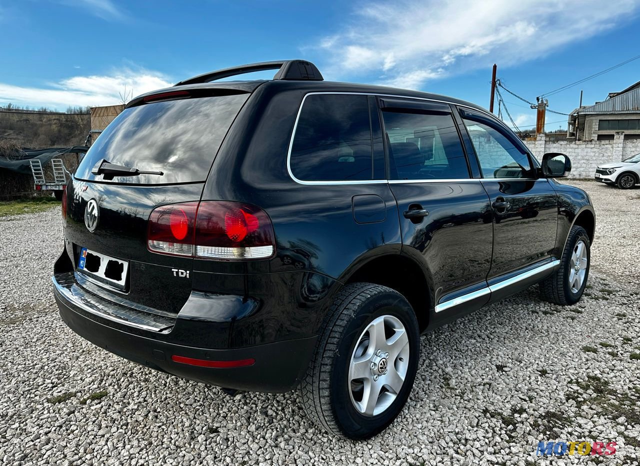 2006' Volkswagen Touareg photo #4