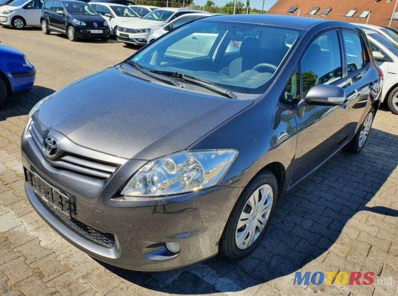 2010' Toyota Auris photo #1