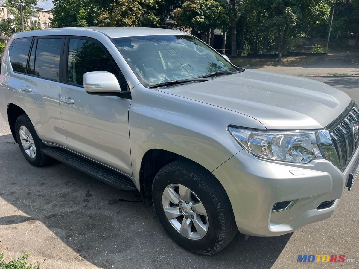 2017' Toyota Land Cruiser Prado photo #1