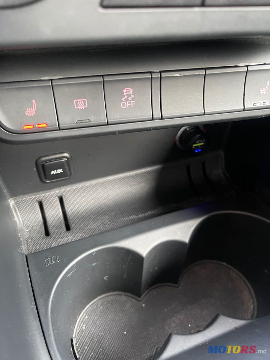 2016' Audi A1 photo #6