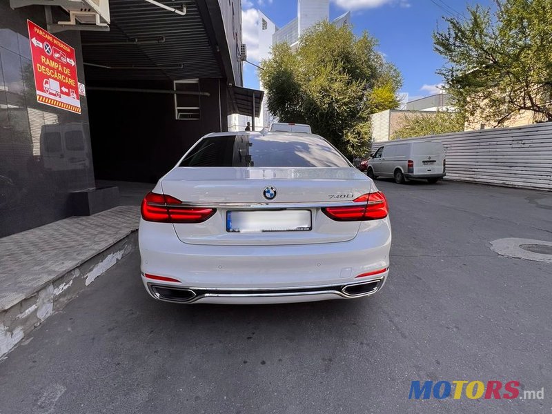 2016' BMW 7 Series photo #1