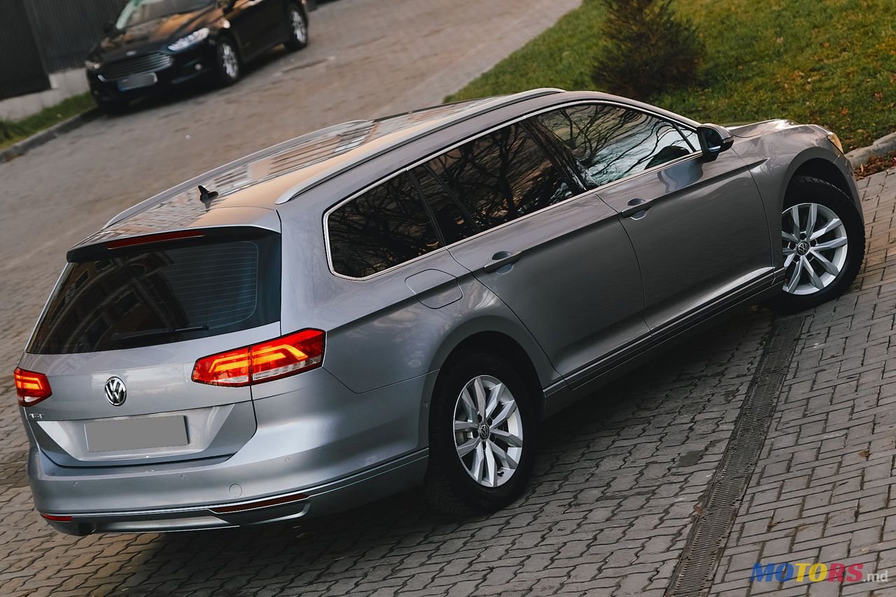 2019' Volkswagen Passat photo #1