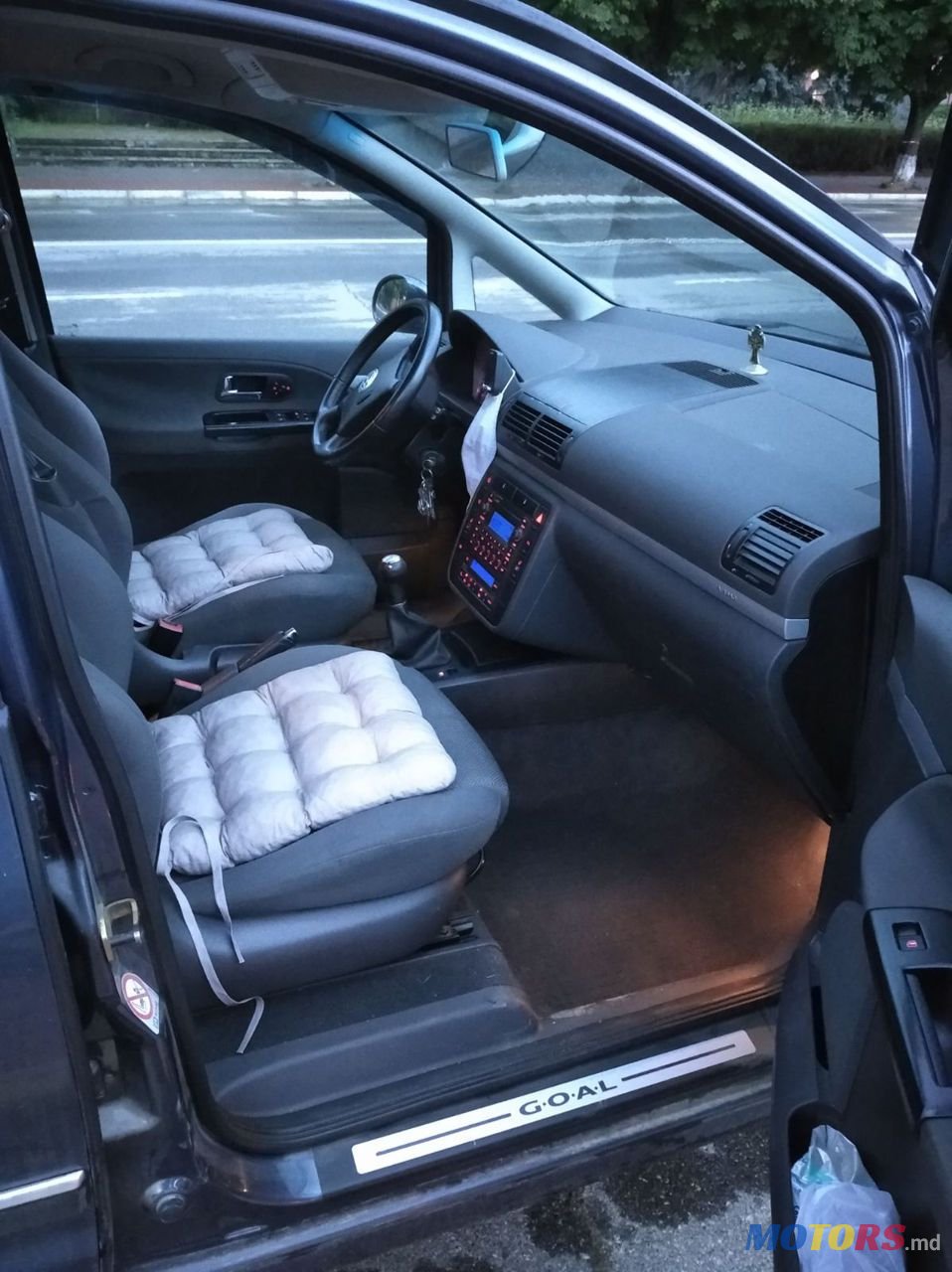 2004' Volkswagen Sharan photo #1