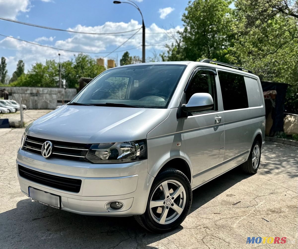 2013' Volkswagen Transporter photo #1