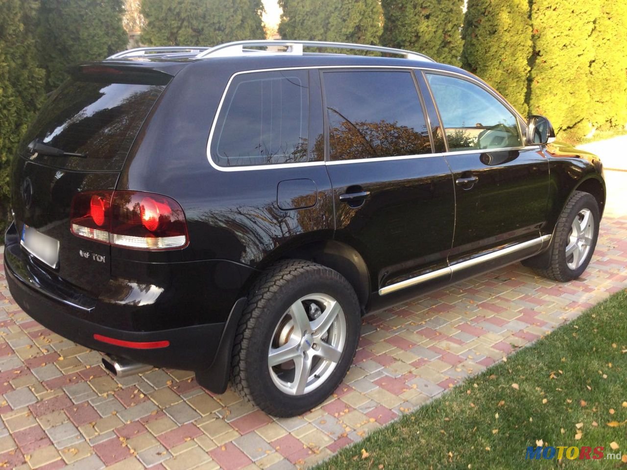 2009' Volkswagen Touareg photo #2