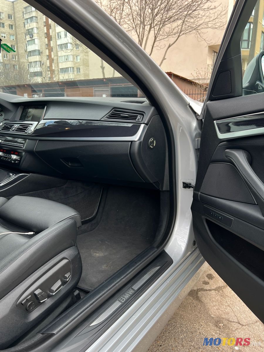 2015' BMW 5 Series photo #6