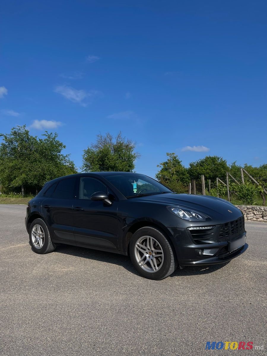 2016' Porsche Macan photo #2