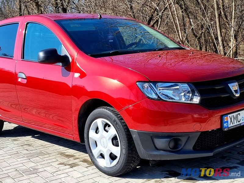 2013' Dacia Sandero photo #2