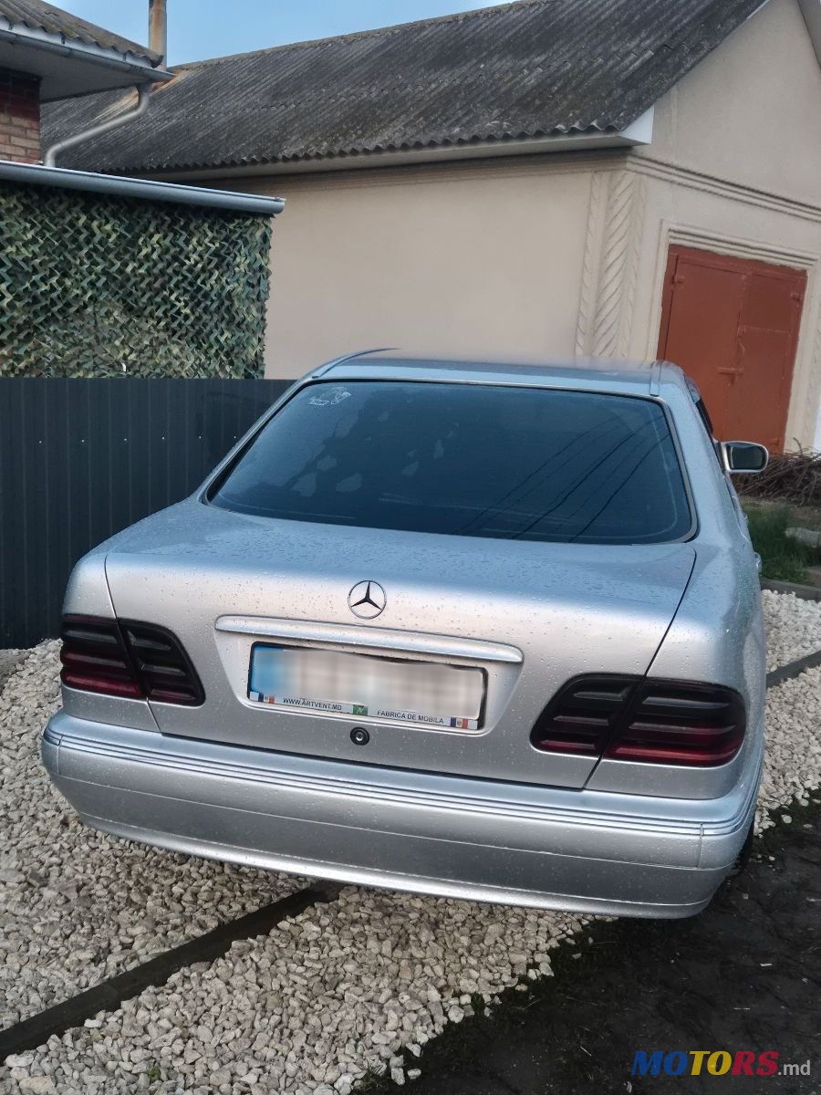 2001' Mercedes-Benz E-Class photo #2
