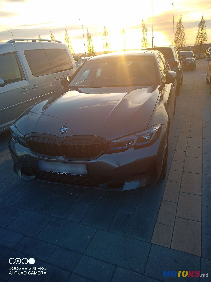 2019' BMW 3 Series photo #2