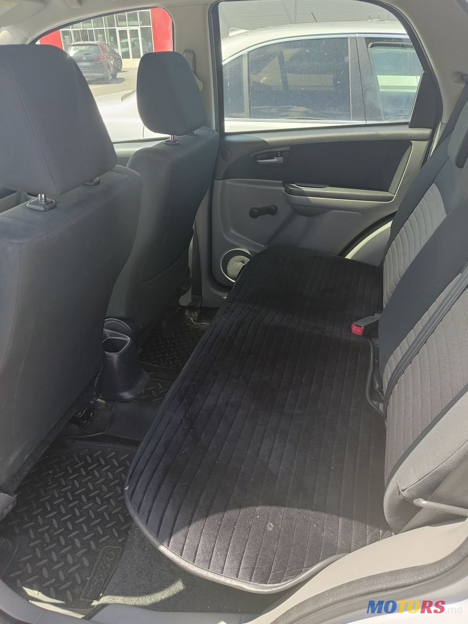 2009' Suzuki SX4 photo #3