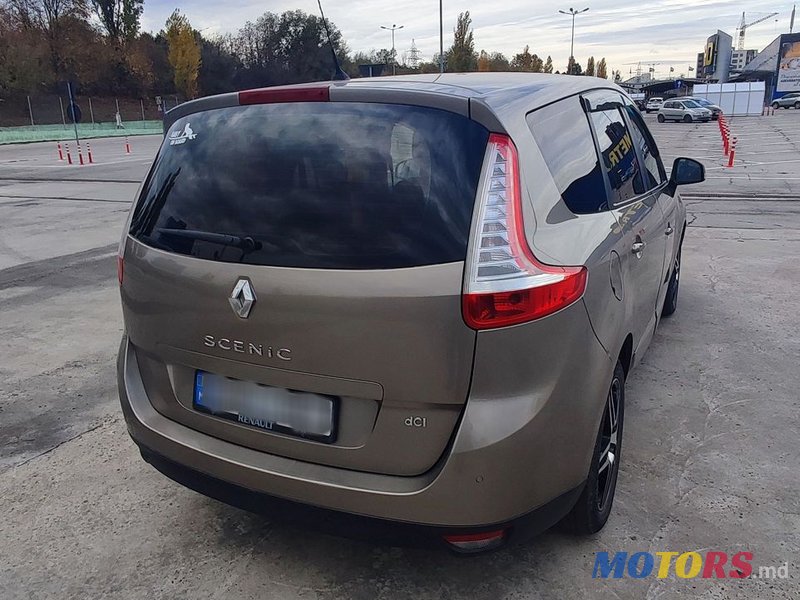 2010' Renault Grand Scenic photo #4