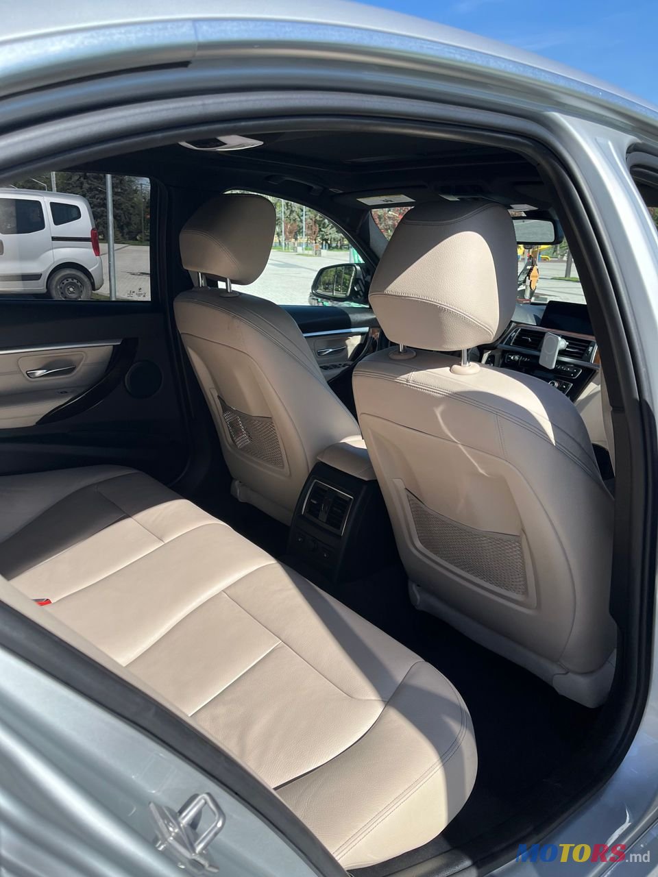 2017' BMW 3 Series photo #4