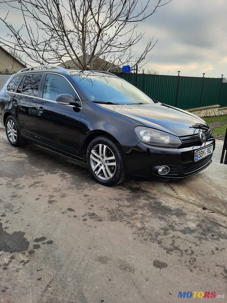 2009' Volkswagen Golf photo #6