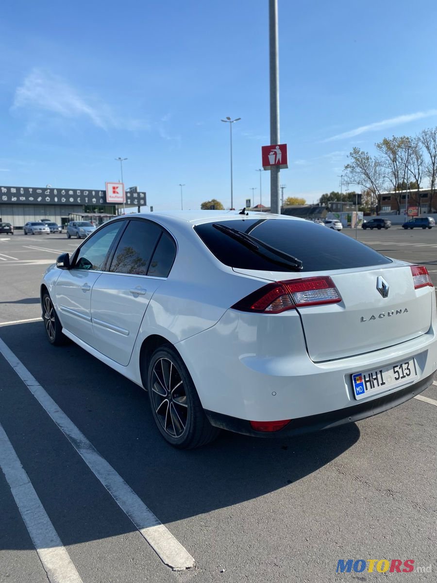 2012' Renault Laguna photo #2