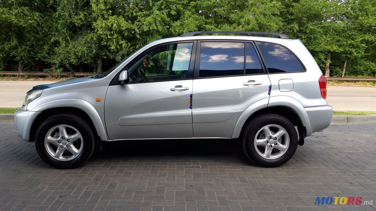 2002' Toyota RAV4 photo #4