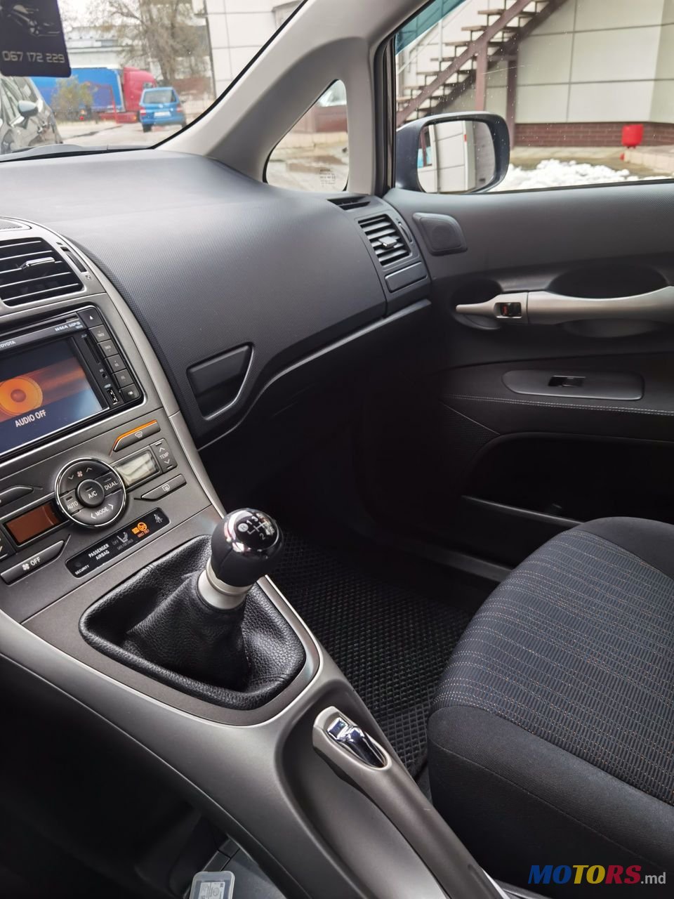 2010' Toyota Auris photo #5