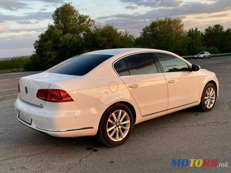 2014' Volkswagen Passat photo #2