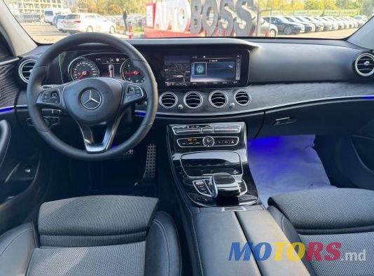 2017' Mercedes-Benz E-Class Wagon photo #4