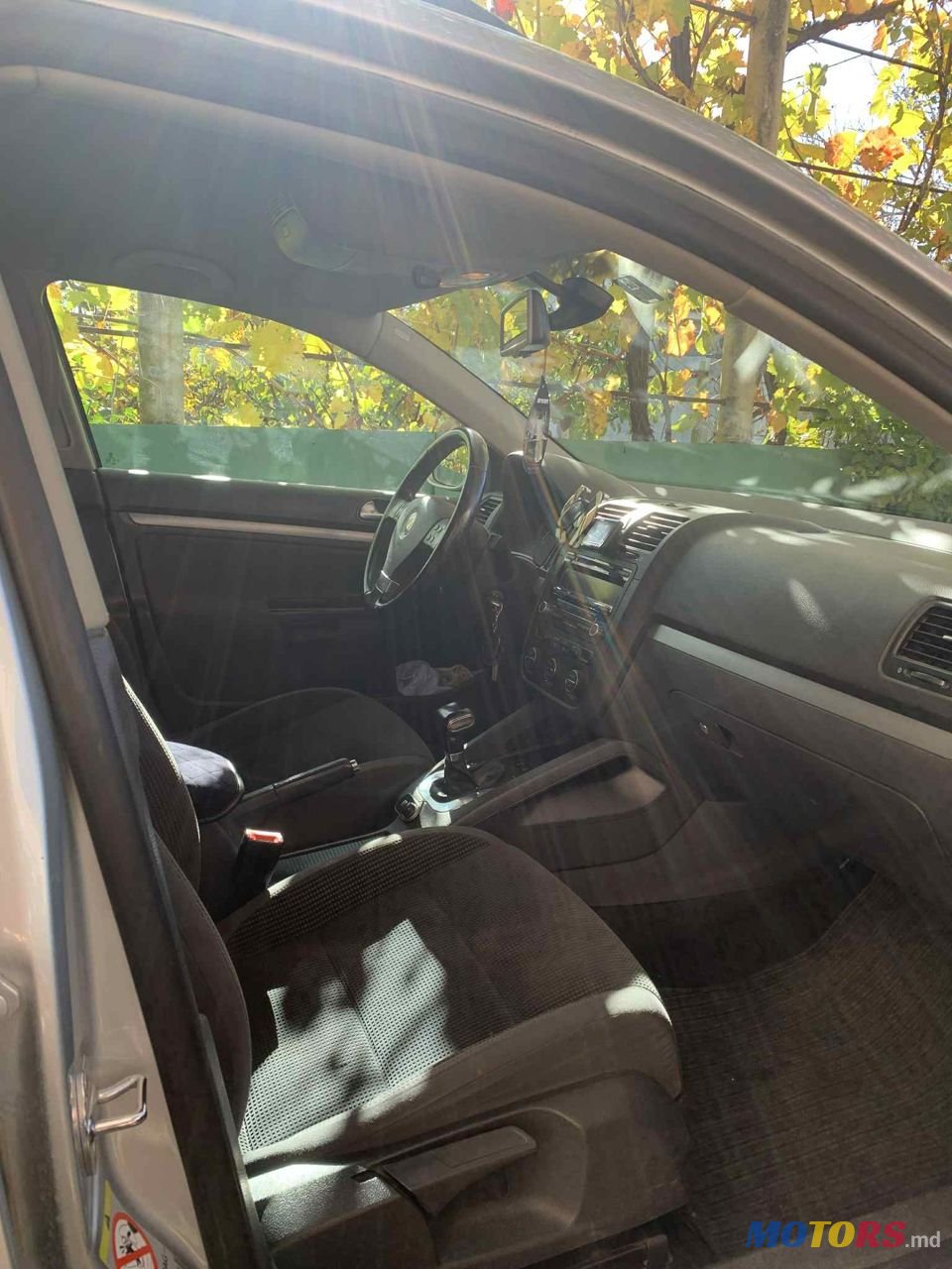 2009' Volkswagen Golf photo #6