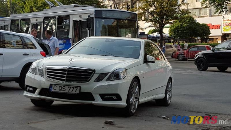 2011' Mercedes-Benz E-Class photo #2