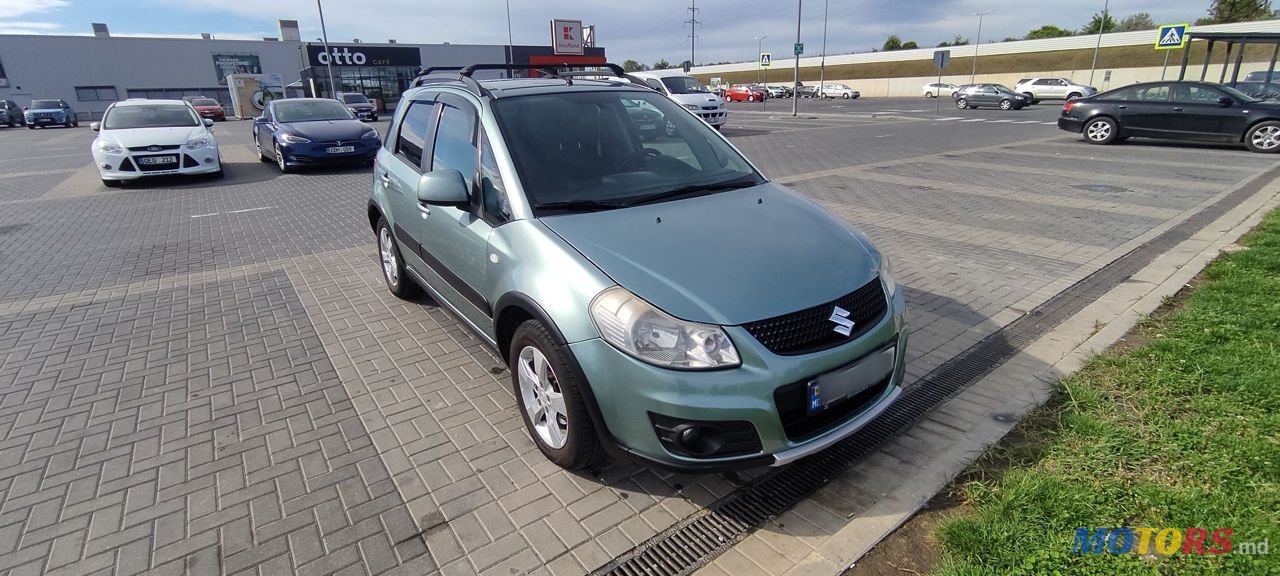 2011' Suzuki SX4 photo #5