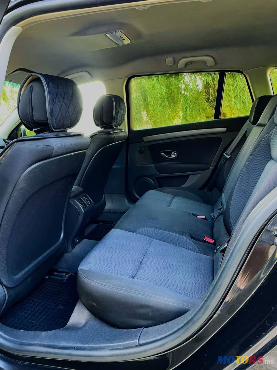 2008' Renault Laguna photo #3