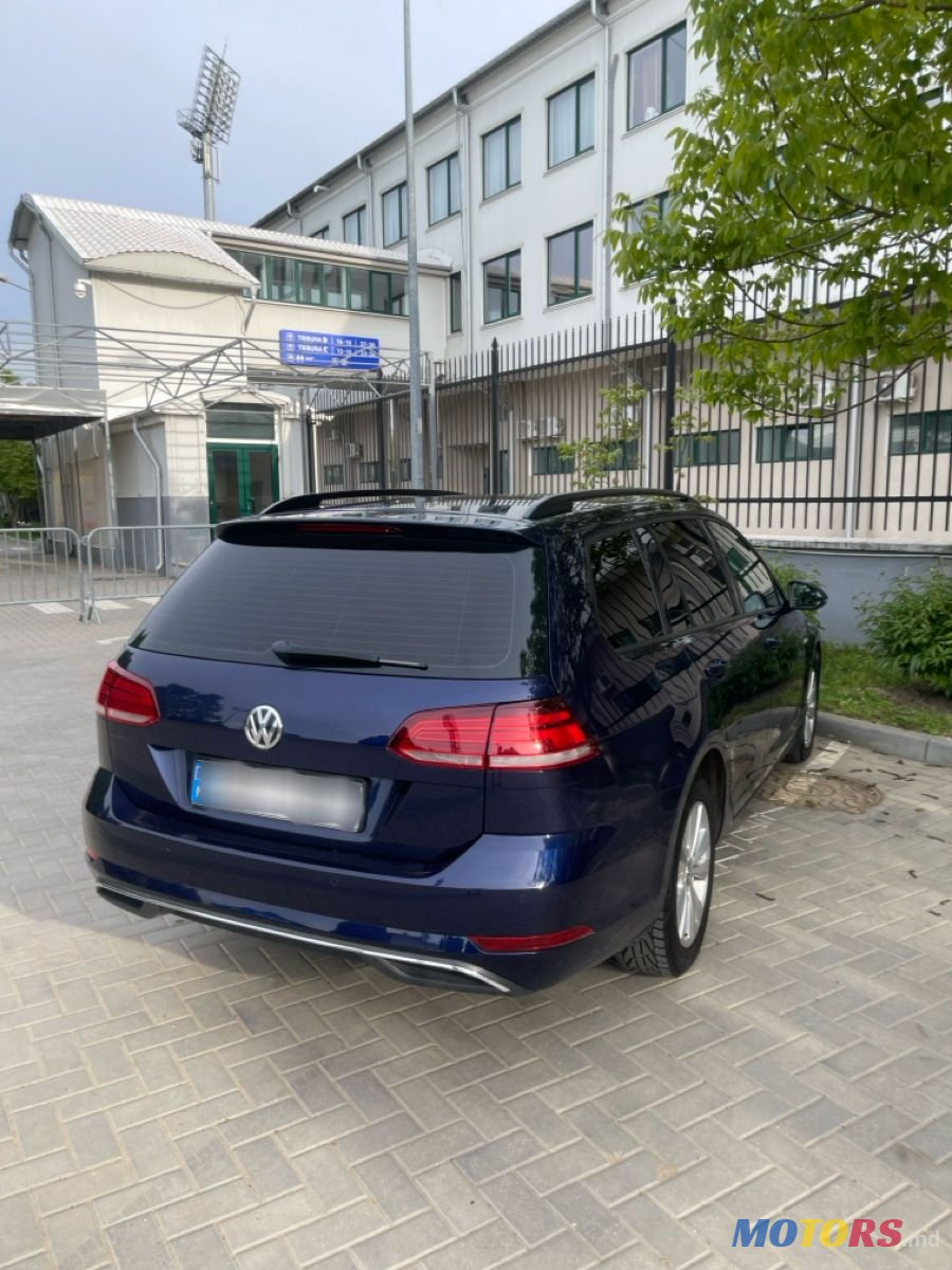 2018' Volkswagen Golf photo #5