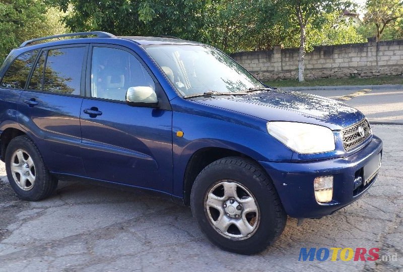 2001' Toyota RAV4 photo #3